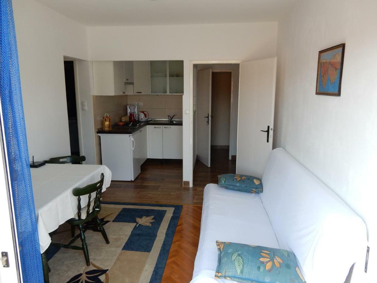 Apartments Indira Loviste Luaran gambar